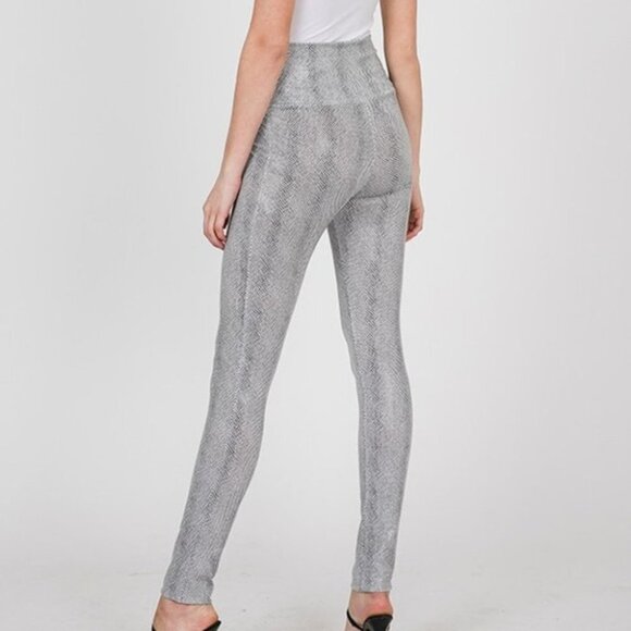 WHITE SNAKE PRINT PANTS - Picture 8 of 9